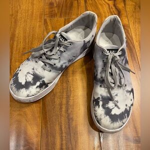 Nobull trainers men’s tie dye. Great condition